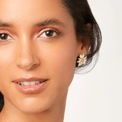 The Met Store Earrings*Magnolia Stud Earrings