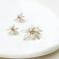 The Met Store Earrings*Magnolia Stud Earrings